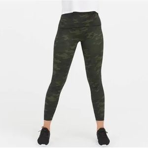 SPANX Seamless Camo Leggings, Size M